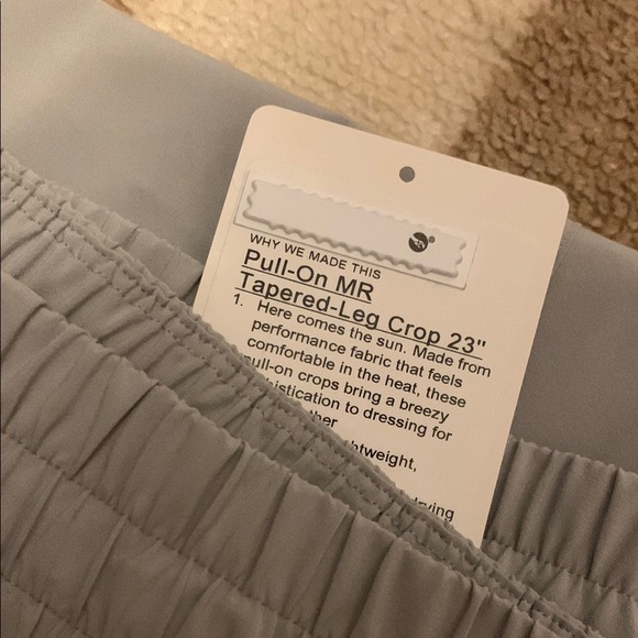 Lululemon Pull On MR Tapered Leg Crop 23” - Picture 6 of 6